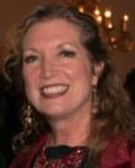 Stephanie Rhoads Headshot