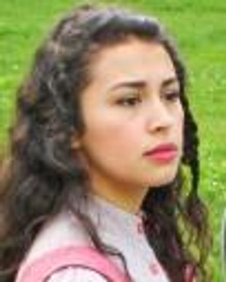 Sophia Flores Headshot