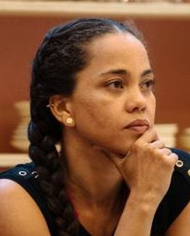 Shelley Maxwell Headshot