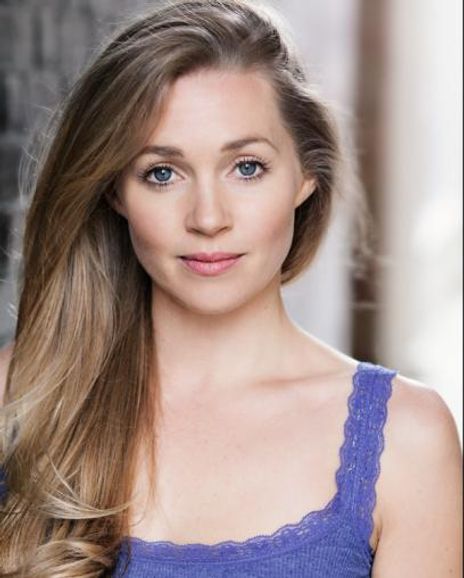 Harriet Jones Headshot