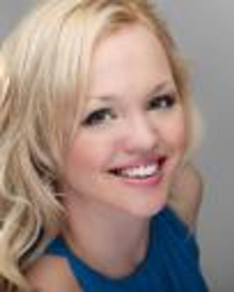 Catie Shelley Headshot