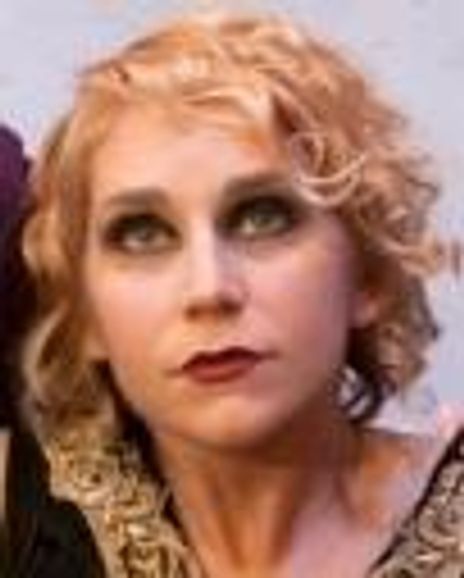 Molly Karrasch Headshot