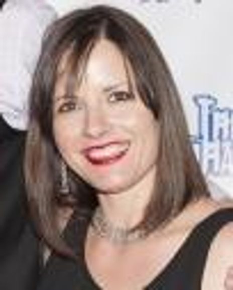 Beth Gardiner Headshot