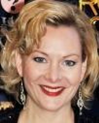 Sara Stewart Headshot