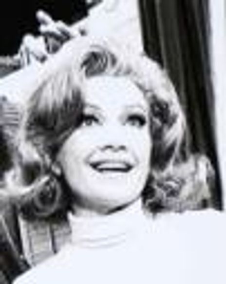 Lauren Becall Headshot