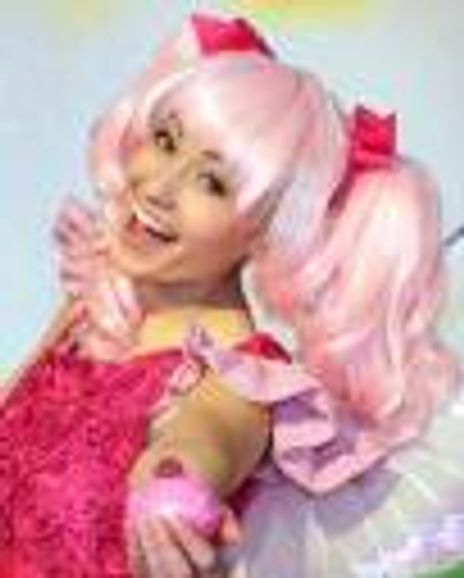 Halen Becker Headshot