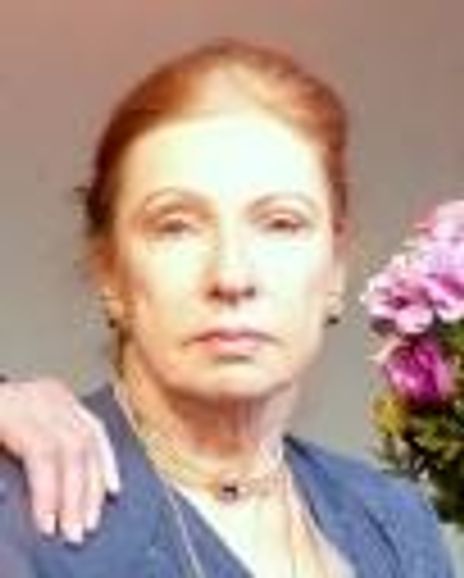 Elaine Arnett Headshot