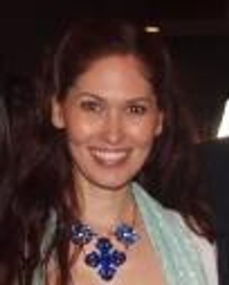 April Mailna Headshot