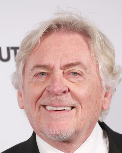 Daniel Davis Headshot