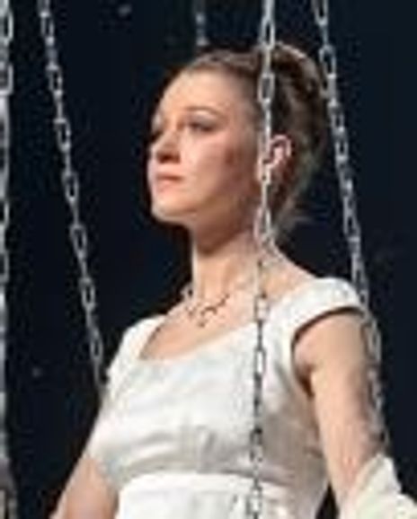 Eugenia Kregjde Headshot