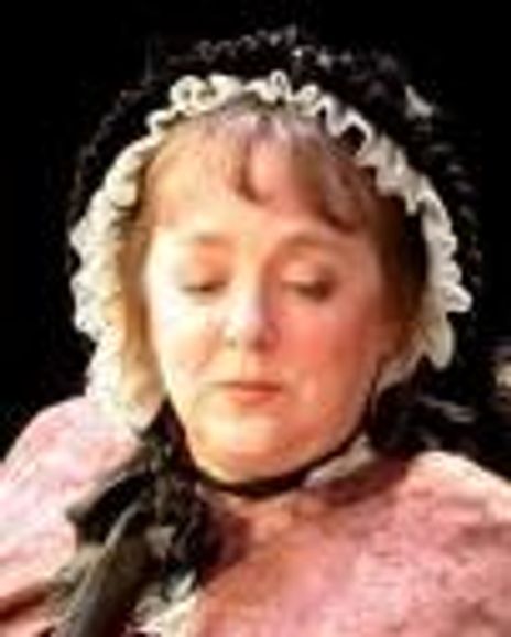 Elizabeth Pattey Headshot