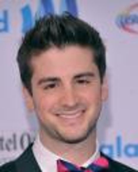 Noam Ash Headshot