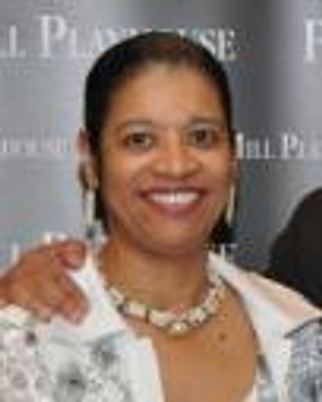 Theresa DeLeon Headshot