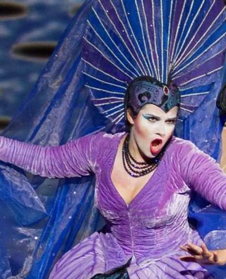 Sarah Mesko Headshot