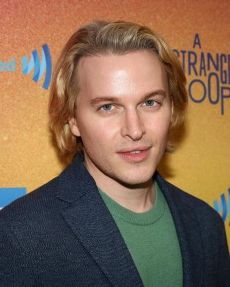 Ronan Farrow Headshot