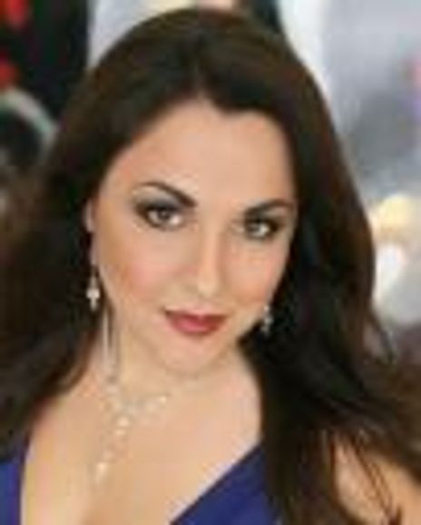 Lara Tillotson Headshot