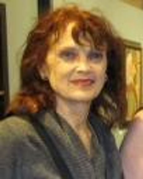 Linda Troeller Headshot