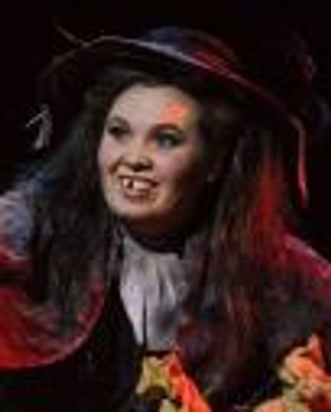 Chelsea Leis Headshot