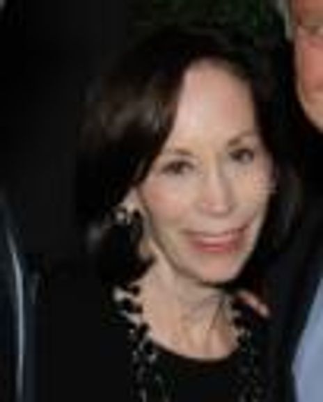 Helen Melchior Headshot