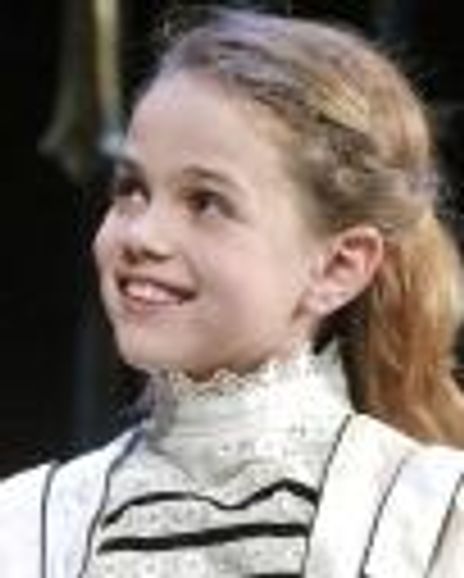 Carmen Steele Headshot