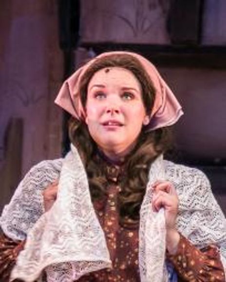 Ali Gleason Headshot