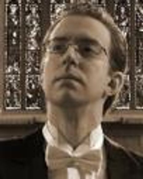 Aaron Robinson Headshot