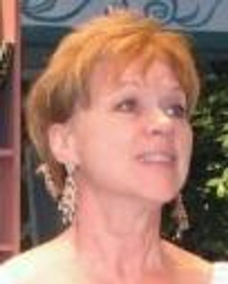 Elaine Healy Headshot