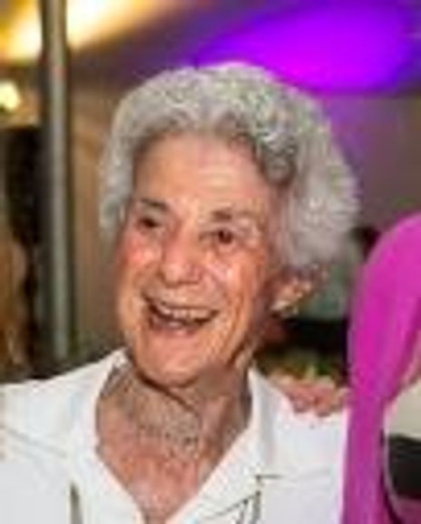 Billie Tisch Headshot