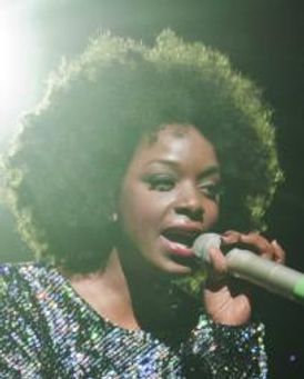 Cleo Higgins Headshot