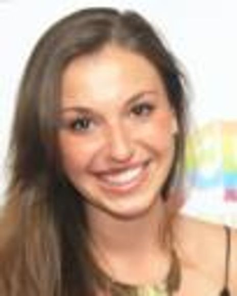 Zoe Kanters Headshot