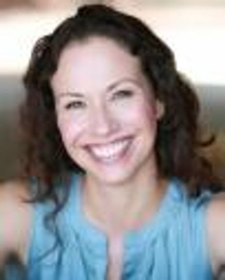 Amy Lee Pearsall Headshot