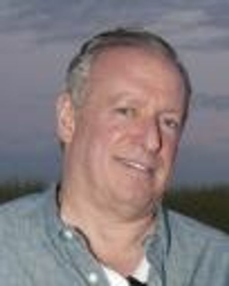 Erik Muller Headshot