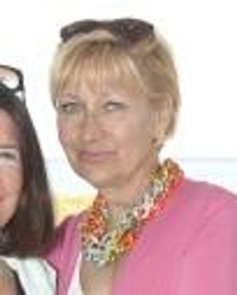 Pam Gentile Headshot