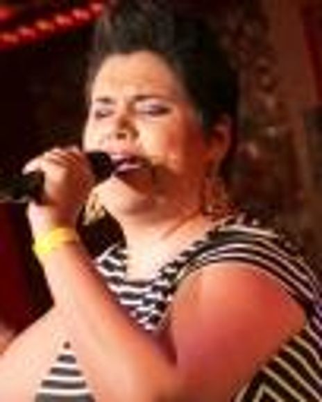 Elizabeth Urbanczyk Headshot