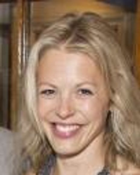 Kelly Adams Headshot