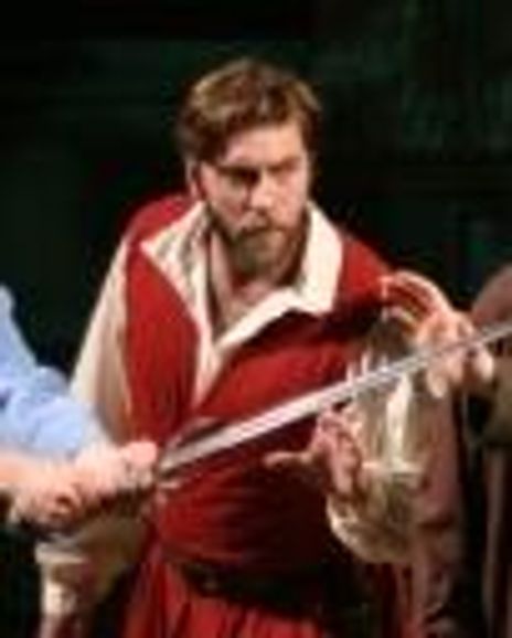 Victor Holstein Headshot