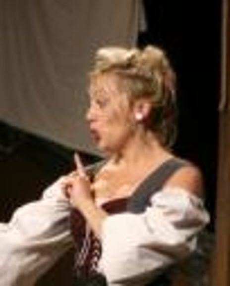 Caroline Kingsley Headshot