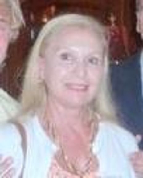 Phyllis Papa Headshot