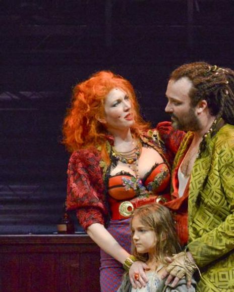 Christia Mantzke Headshot