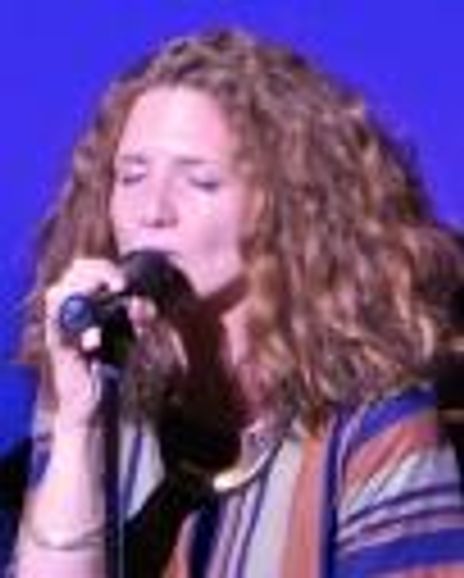 Sally Ellyson Headshot