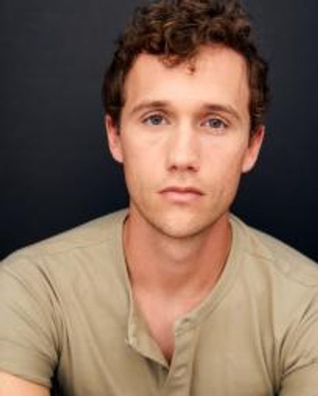 Taylor Simmons Headshot