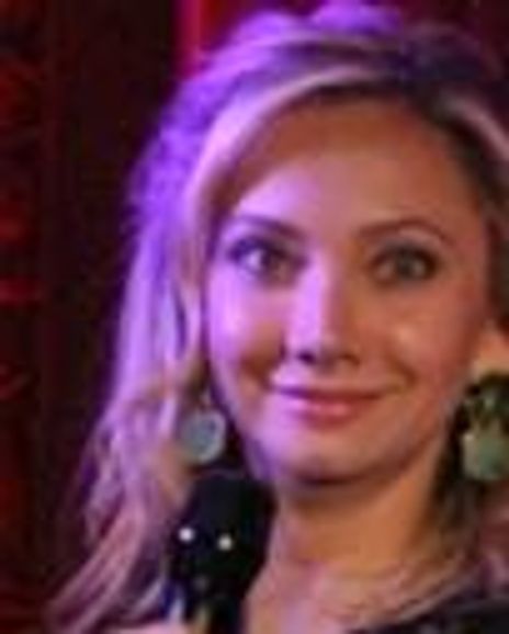 Heather Shisler Headshot