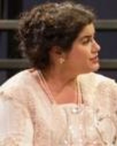 Elizabeth Griffiths Headshot