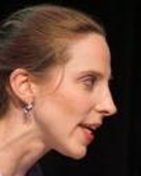 Amanda Menard Headshot