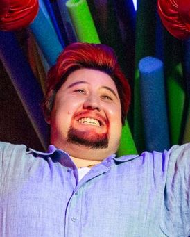 Zach Kononov Headshot