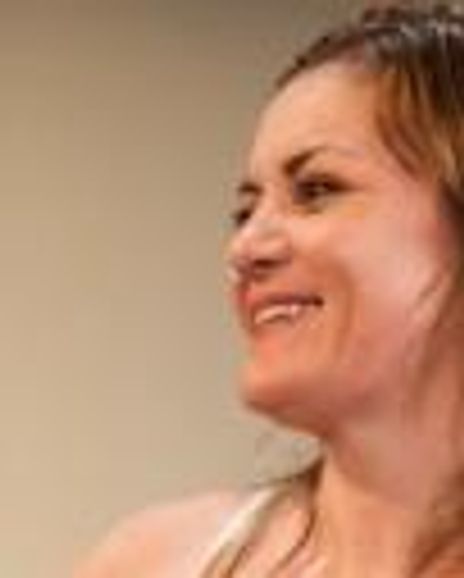 Lara Phillips Headshot