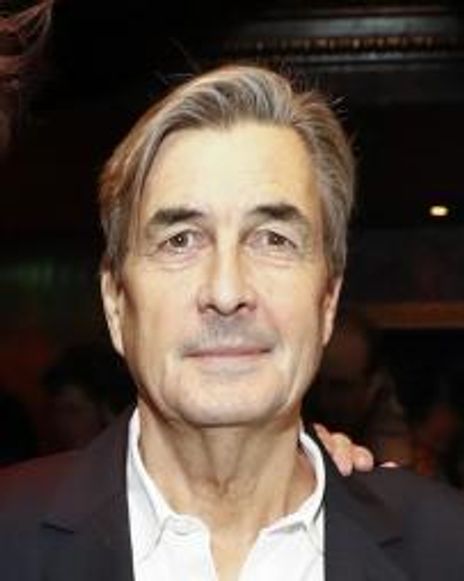 Andy Harries Headshot