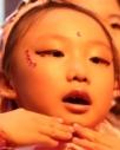 Caroline Zeng Headshot