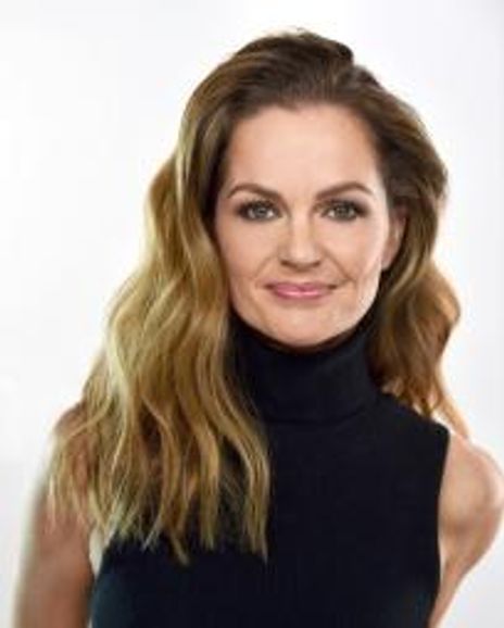 Carrie Schroeder Headshot