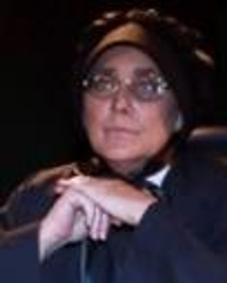 Lisa Scholfield Headshot